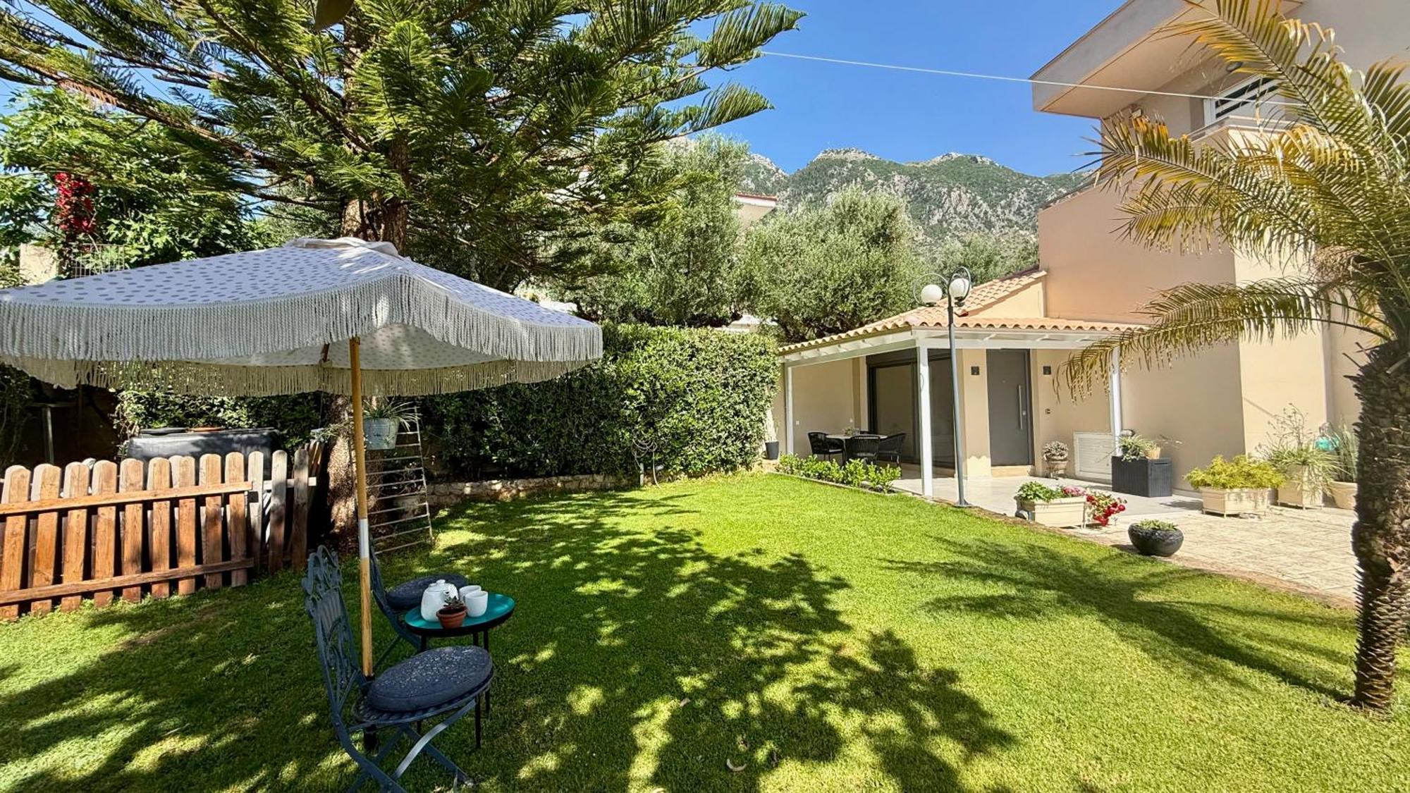 Le Jardin Apartment Kalamata Exterior photo