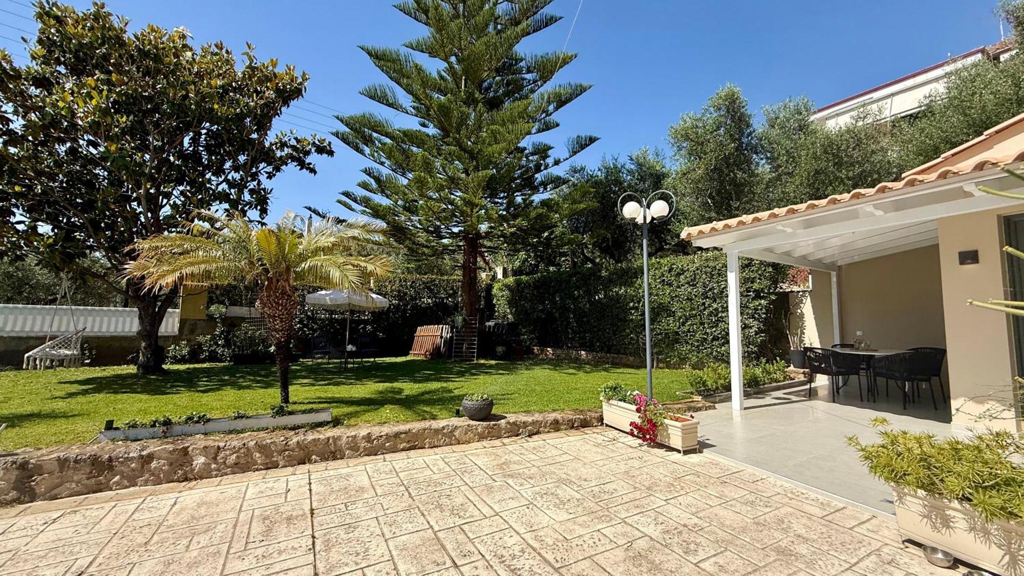 Le Jardin Apartment Kalamata Exterior photo